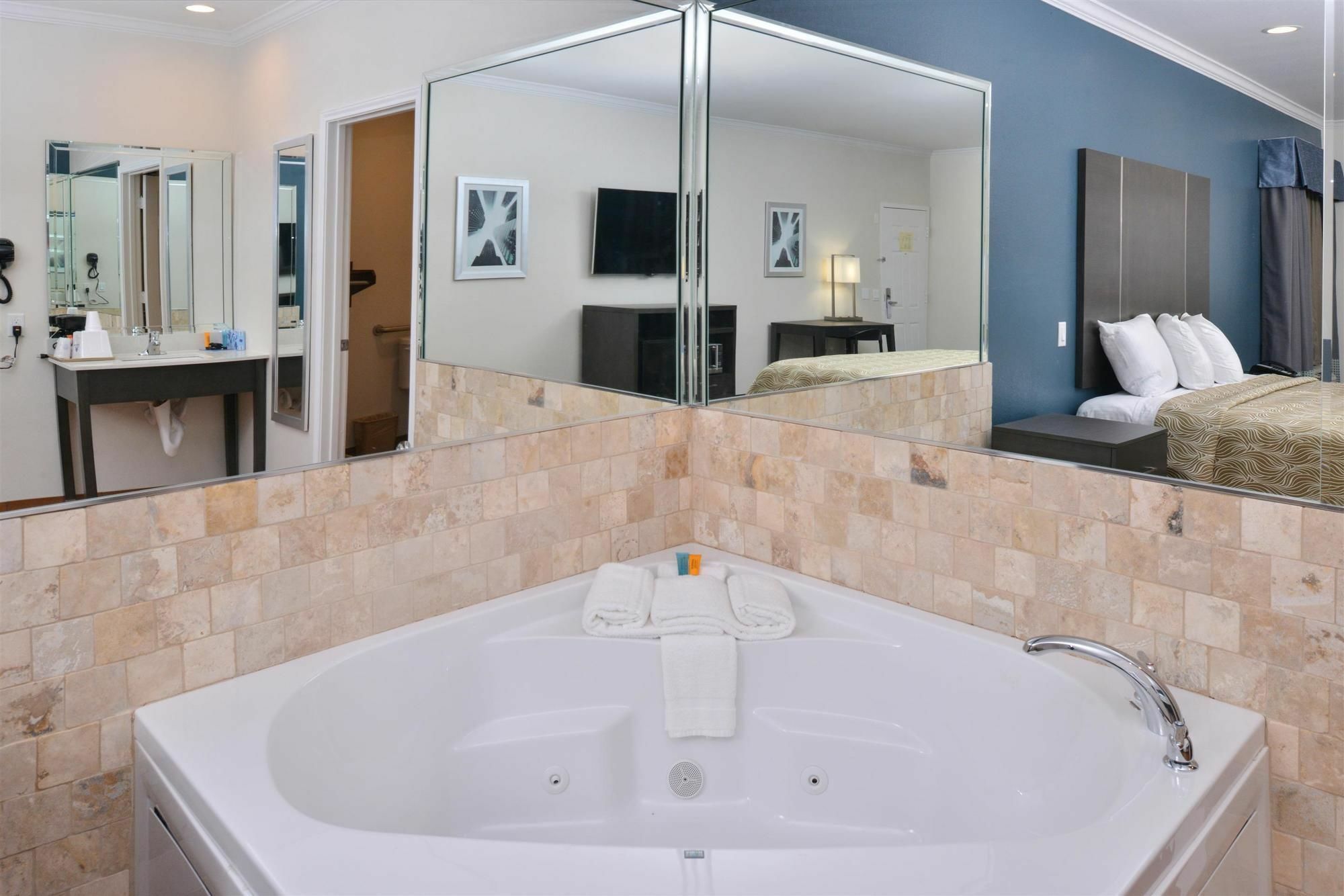 Regency Inn & Suites- Nw Houston Jersey Village Esterno foto