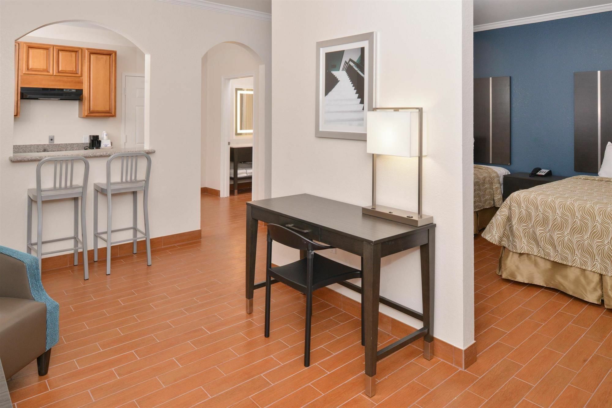 Regency Inn & Suites- Nw Houston Jersey Village Esterno foto
